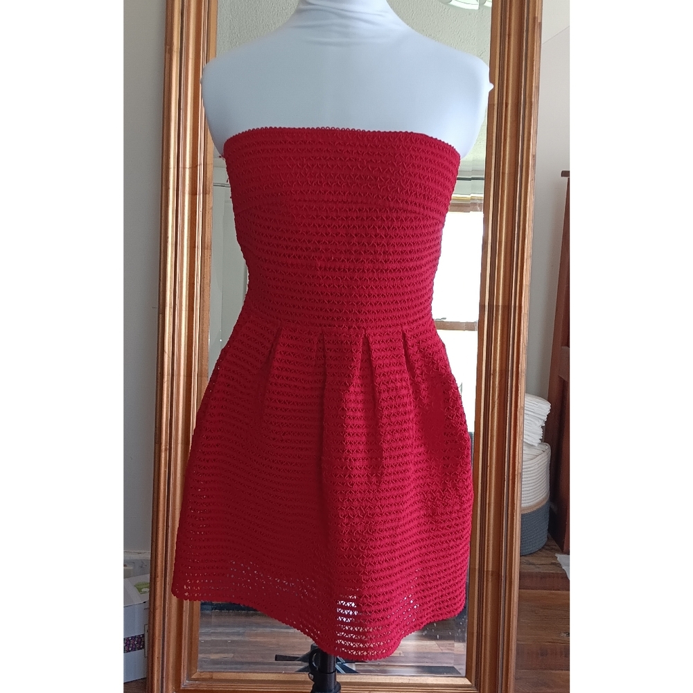 Forever 21 strapless red cocktail dress